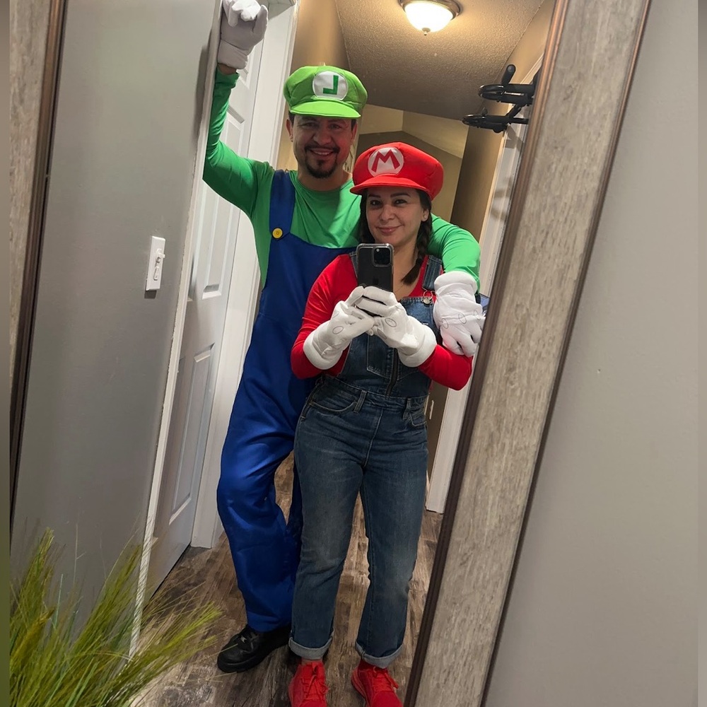 Super Mario costume